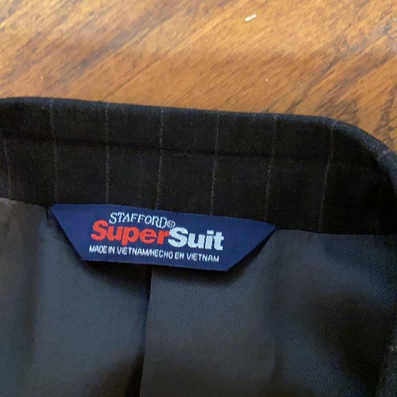 2 piece men’s suit - Picture 3 of 7